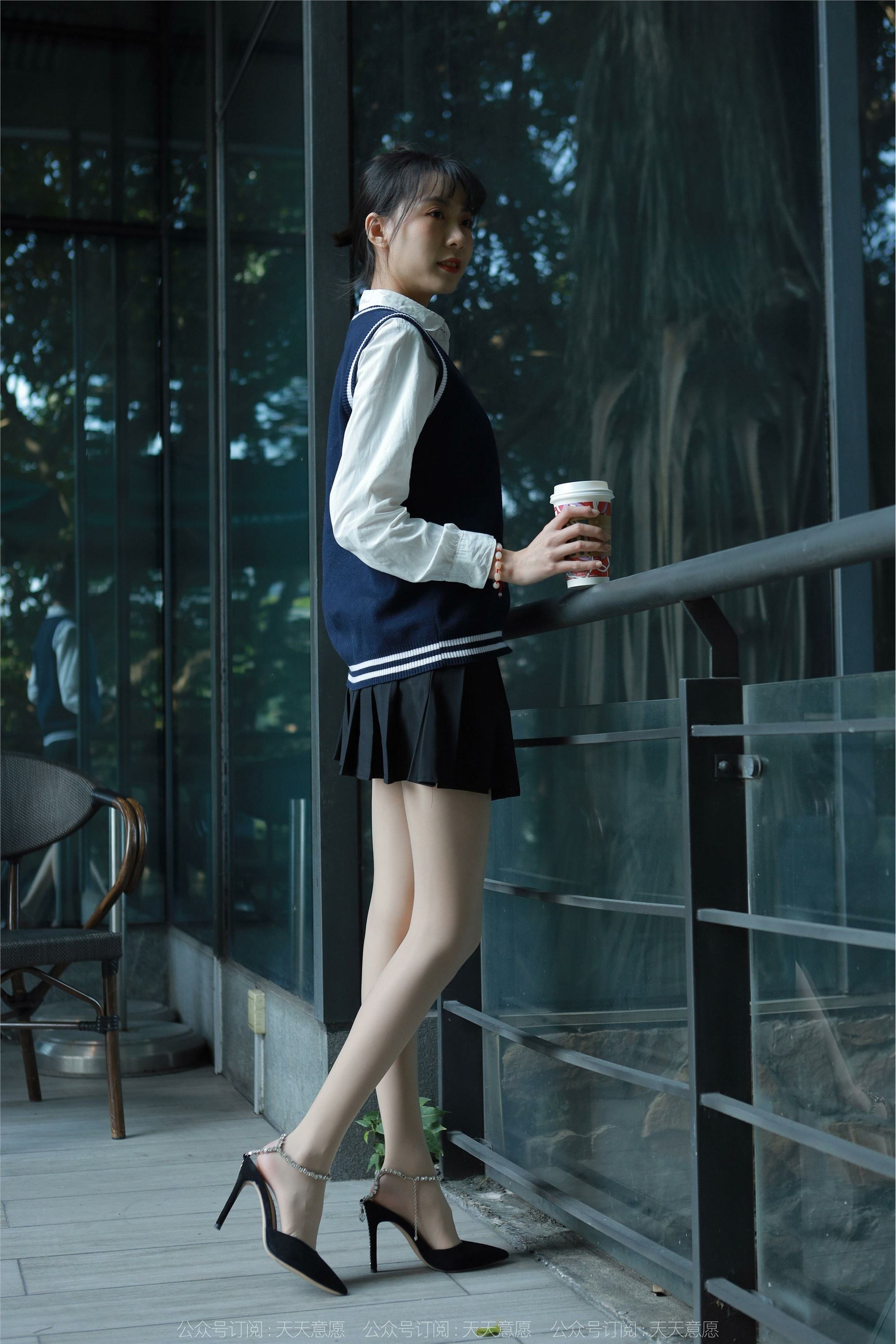 IESS异思趣向  2022.01.10 丝享家985：团团《纯玉学苑装》